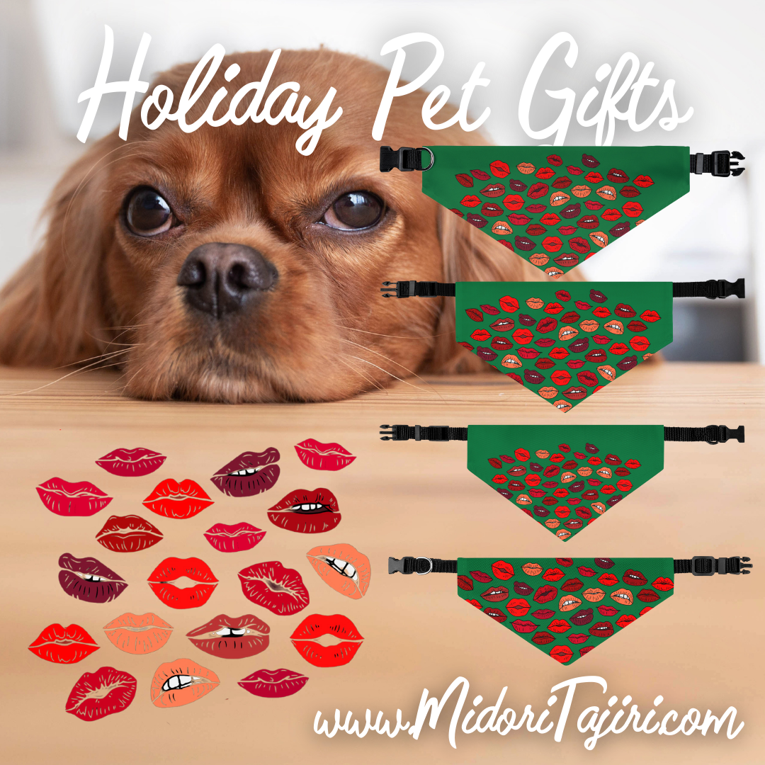 Christmas Kisses Green Mistletoe Pet Bandana,  Xmas Holiday Valentine Retro Red Lips Santa Dog Mom Cat Lady Gift, Puppy Love Collar Costume